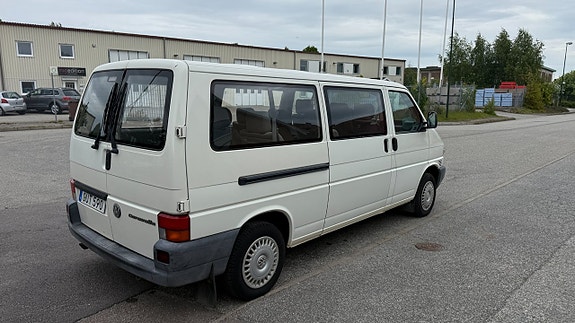 Volkswagen Caravelle 4 of 10