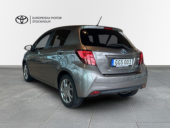 Toyota Yaris 4 of 12