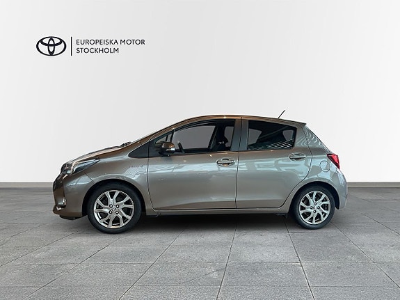 Toyota Yaris 5 of 12
