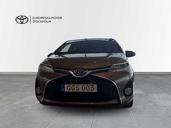 Toyota Yaris 7 of 12