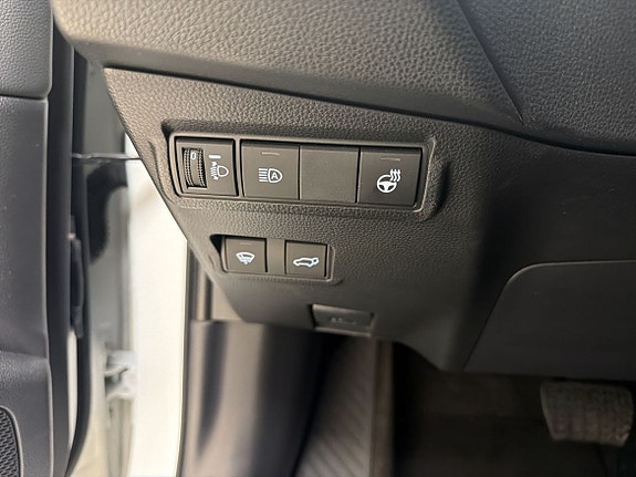Toyota Corolla Cross 12 of 14