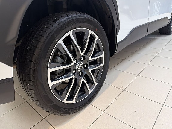 Toyota Corolla Cross 11 of 14