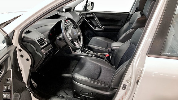 Subaru Forester 4 of 9