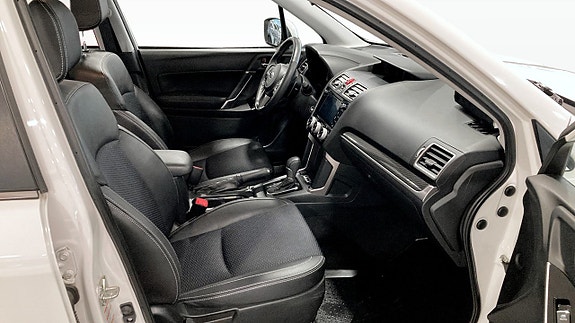 Subaru Forester 3 of 9