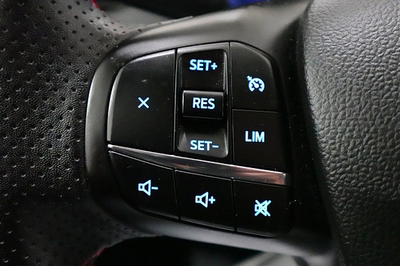 Ford Kuga 18 of 22