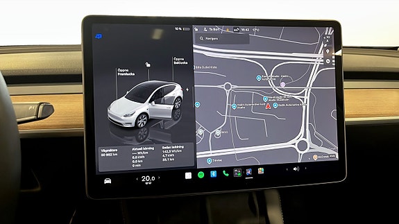Tesla Model Y 12 of 18