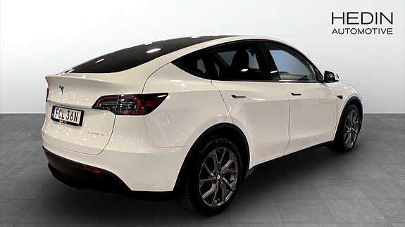 Tesla Model Y 2 of 18