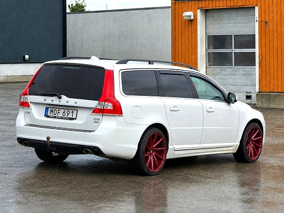 Volvo V70 8 of 11