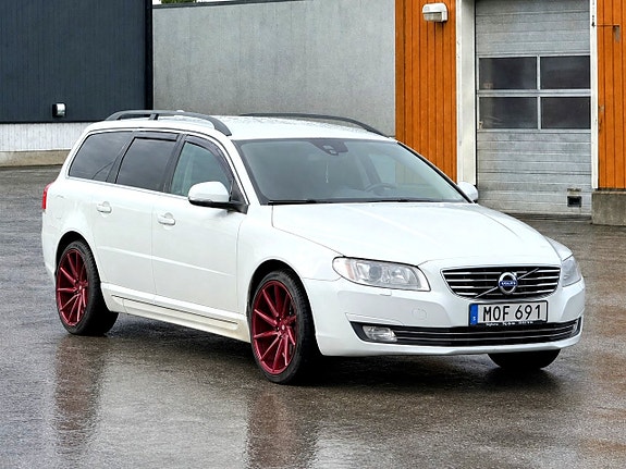 Volvo V70 6 of 11