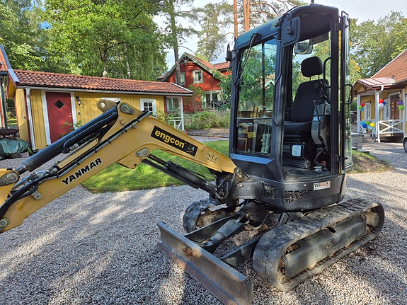 Yanmar VIO25-4 3 of 8