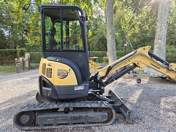 Yanmar VIO25-4 2 of 8