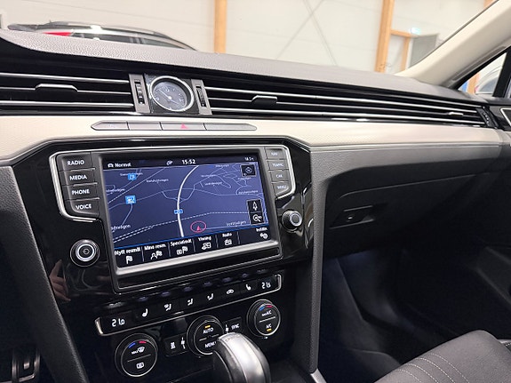 Volkswagen Passat Alltrack 16 of 19