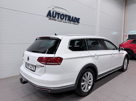 Volkswagen Passat Alltrack 6 of 19