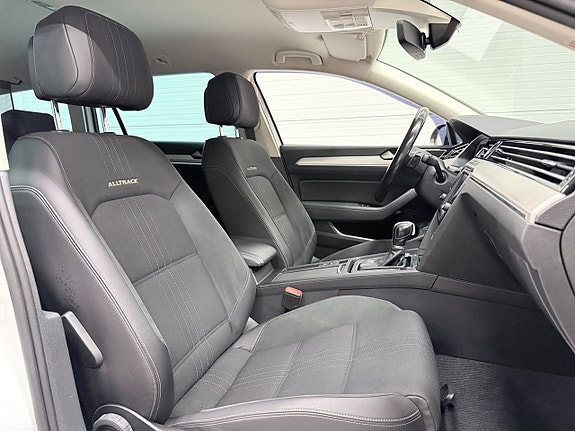 Volkswagen Passat Alltrack 18 of 19