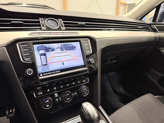 Volkswagen Passat Alltrack 13 of 19