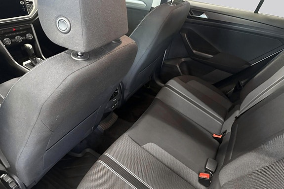 Volkswagen T-Roc 9 of 17