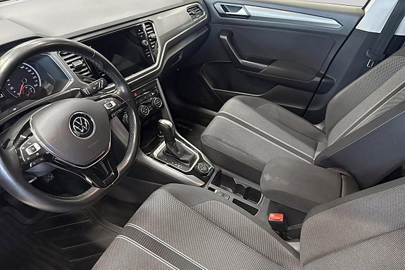 Volkswagen T-Roc 8 of 17