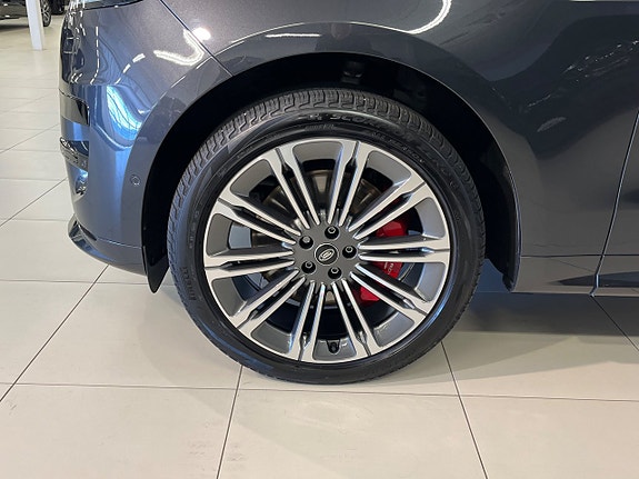 Land Rover Range Rover Sport 6 of 10