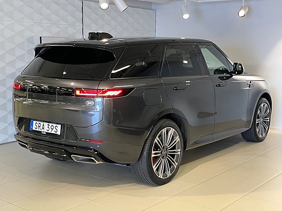 Land Rover Range Rover Sport 4 of 10