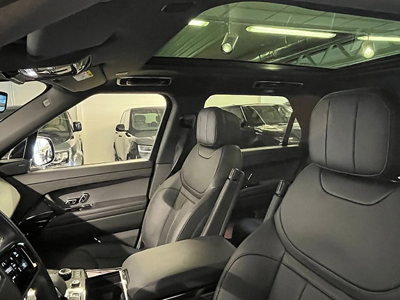 Land Rover Range Rover Sport 9 of 10