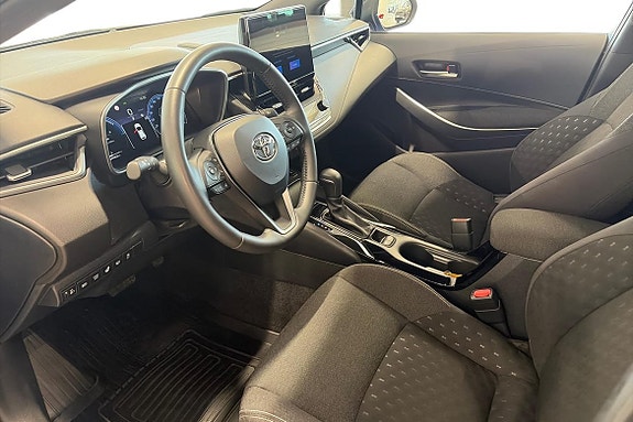 Toyota Corolla 8 of 13