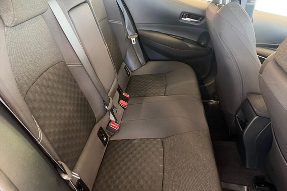 Toyota Corolla 13 of 13