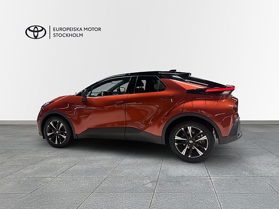 Toyota C-HR 3 of 13
