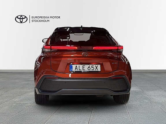 Toyota C-HR 4 of 13