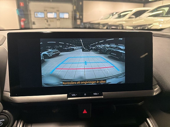 Toyota C-HR 13 of 13