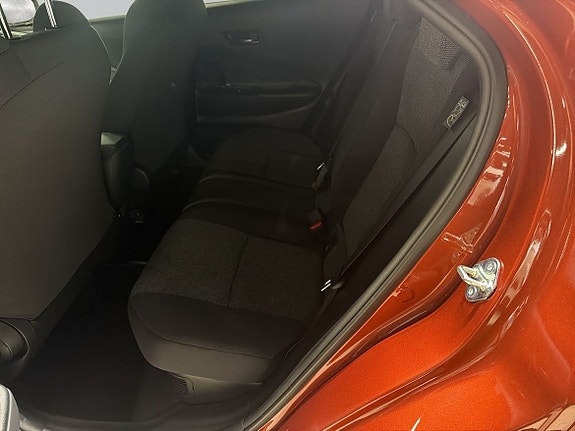 Toyota C-HR 7 of 13