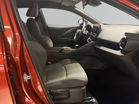 Toyota C-HR 6 of 13