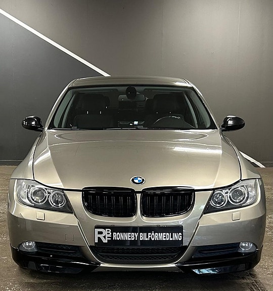 BMW 320d 2 of 20