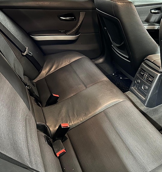 BMW 320d 17 of 20
