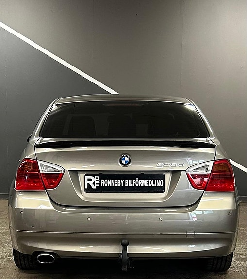 BMW 320d 8 of 20