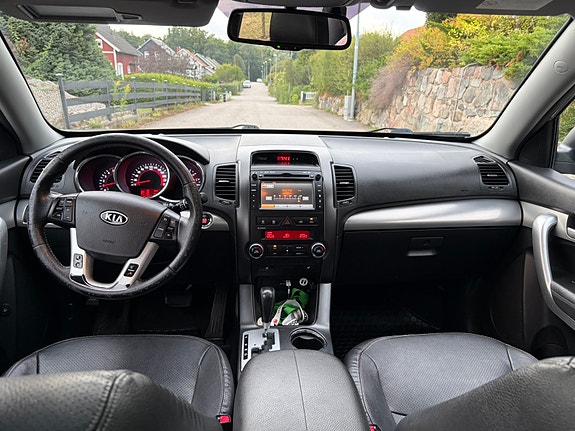 Kia Sorento 6 of 8