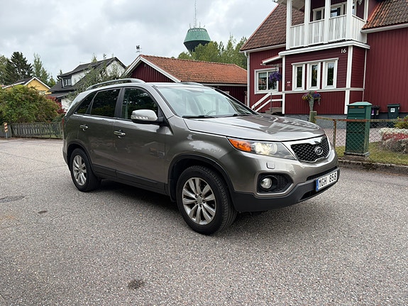 Kia Sorento 2 of 8