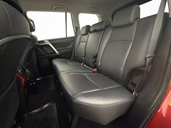 Toyota Land Cruiser 26 of 30