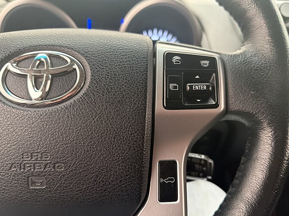 Toyota Land Cruiser 18 of 30