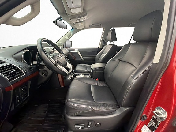 Toyota Land Cruiser 12 of 30