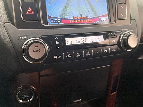 Toyota Land Cruiser 22 of 30