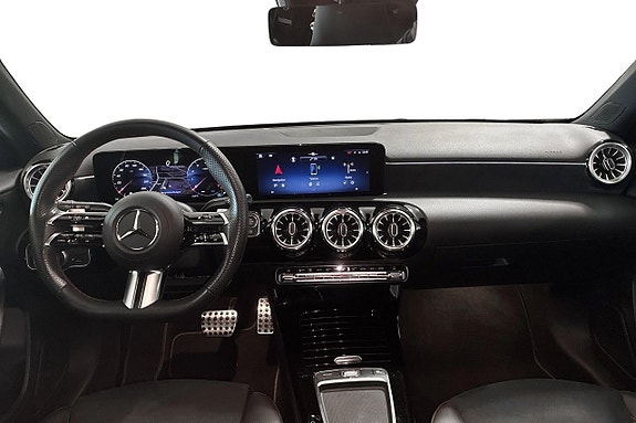 Mercedes-Benz A200 8 of 14