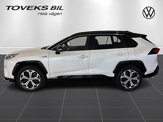 Toyota RAV4 4 of 17