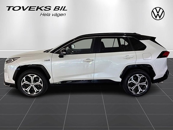 Toyota RAV4 4 of 17