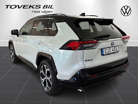 Toyota RAV4 3 of 17