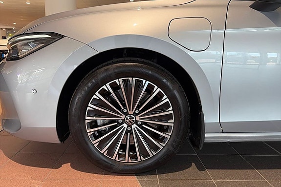 Volkswagen Passat 25 of 25
