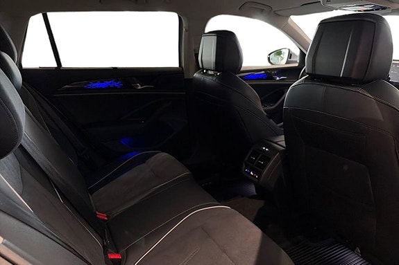 Volkswagen Passat 21 of 25
