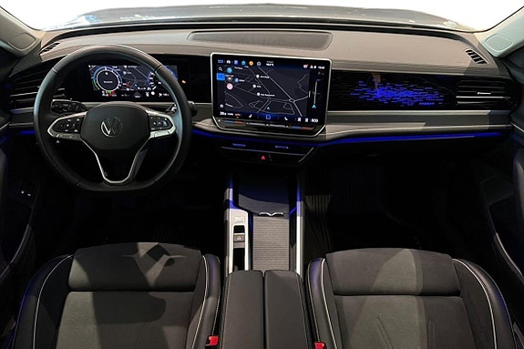 Volkswagen Passat 11 of 25