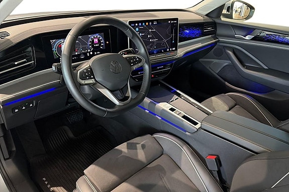 Volkswagen Passat 9 of 25