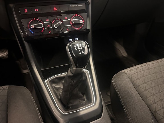 Volkswagen T-Cross 12 of 16