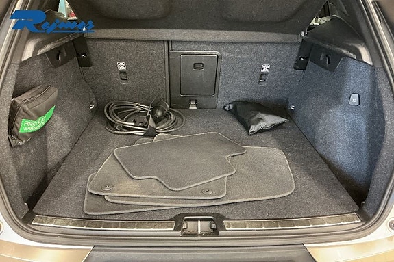Volvo XC40 14 of 18